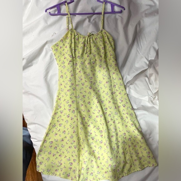 Zara Yellow Floral Satin Mini Dress - Picture 2 of 3